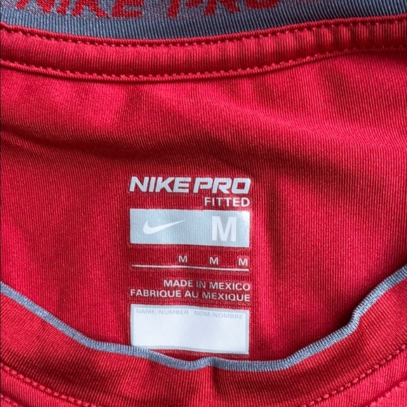 Nike Pro shirt. Size M - Picture 2 of 4